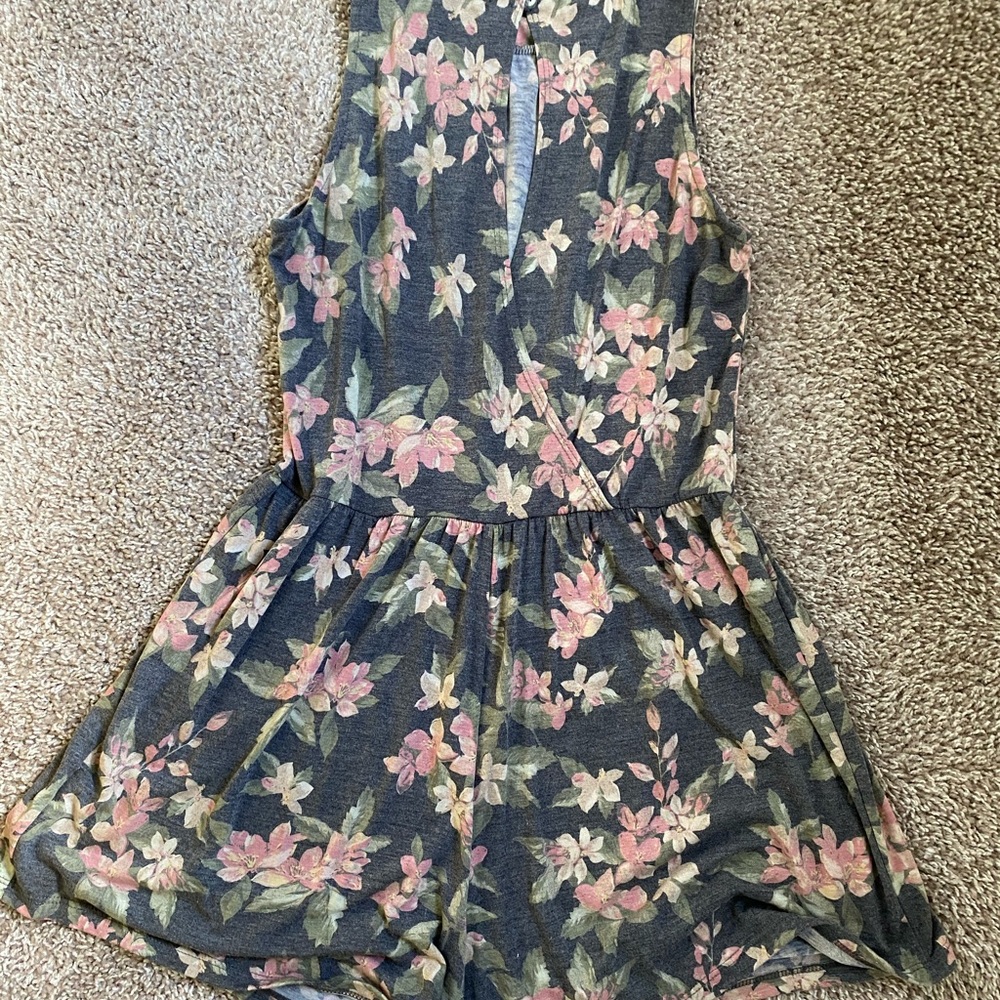 Romper - Picture 2 of 2